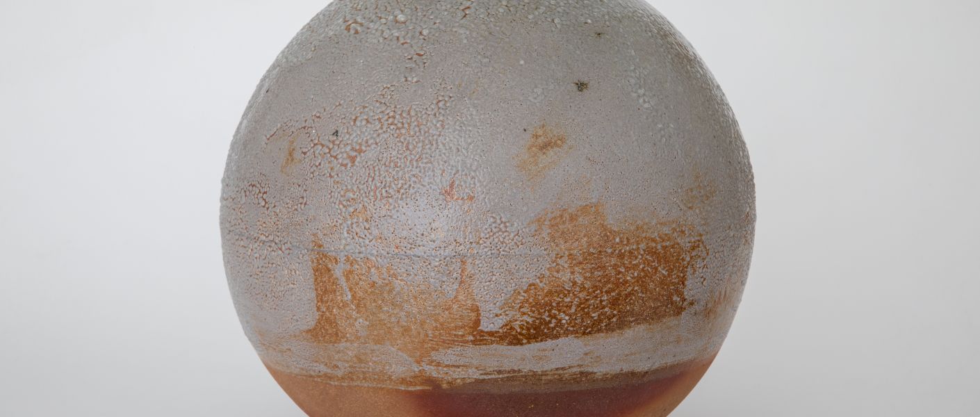 Kortárs japán kerámiák | Néma Júlia keramikus művész vezetése a pop-up kiállításban