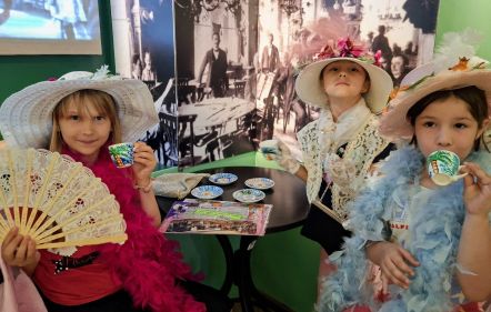 Családi tárlatvezetés a Lélegző fény kiállításban