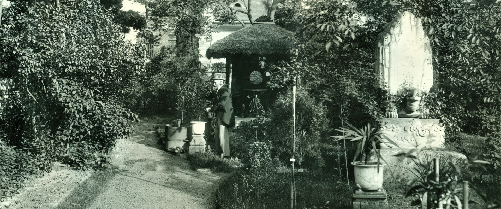 „A képzelet tere” – Teakertek teaszobák
Vezetett séta a Tea útján a Hopp-kertből a Hopp-villába