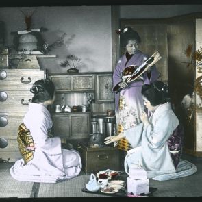 On the New Year's morning. Geishas' day off