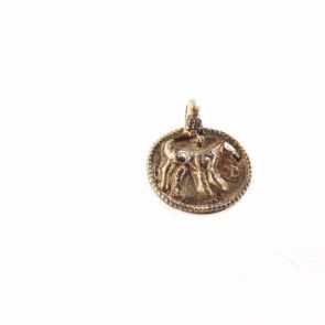 Amulet decorated with an animal
