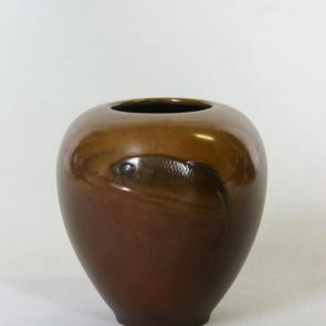 Vase with fish motif