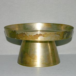 Plate with stem (janban)