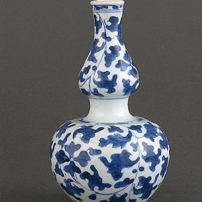 Double-gourd vase with floral design