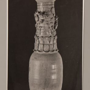 Urn vase