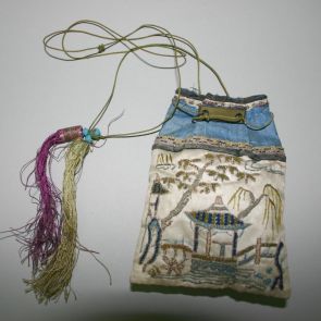 Pouch decorated with a pavilion