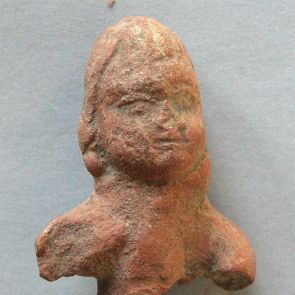 Female figure (fragment)