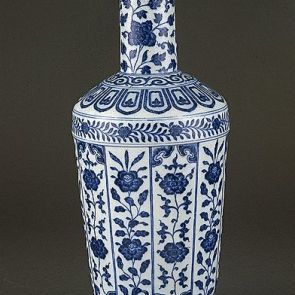 Vase with vertically arranged design