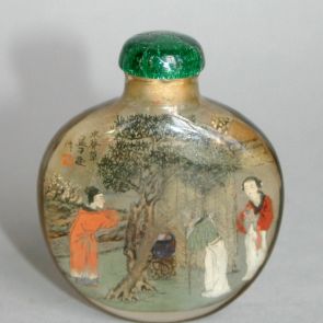 Snuff bottle, with scene from the West Chamber