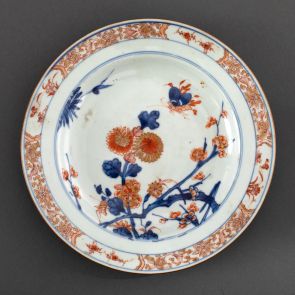 Plate with flower motifs