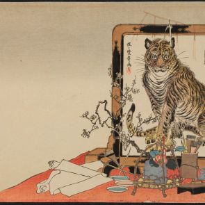 Still life with a standing screen depicting a tiger
