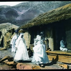 Busan. Snow-white clothes are worn