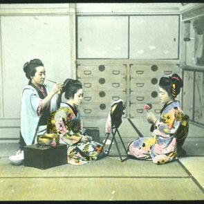 Japán nők frizurájának elkézítése
