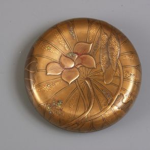 Round incense container (kōgō) with lotus flower motif