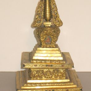 relic cascette in stupa-shape