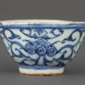 Cup with scroll motifs and the character of "double happiness"