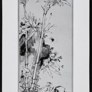 Kínai madár-virág tekercskép, bambusszal, fekete-fehér fotója