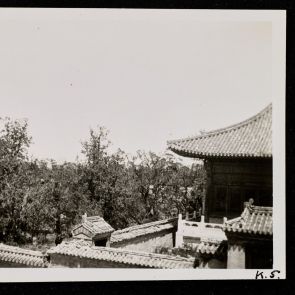 Brick walls and closed gates separate the different areas (Temple of Heaven)
