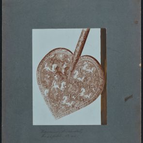 Kashmir decorative oar, 1905