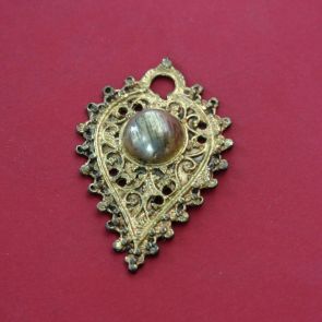 Necklace pendant / Clothing ornament