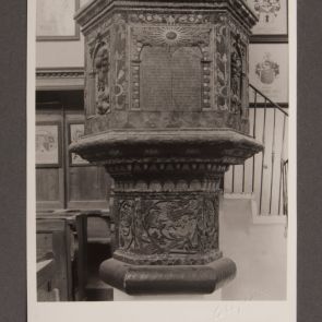 Black and white photograph to the essay of Zoltán Felvinczi Takács „Three hundred years pulpit”