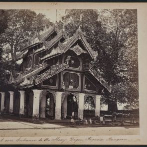 J. Jackson: Entrance to the Shoay Dagon (Shwe Dagon) pagoda in Rangoon