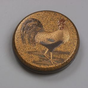 Round incense container (kōgō) with rooster motif