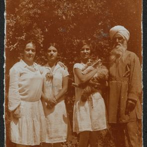 A Sher-Gil család Indira 14. születésnapján II.