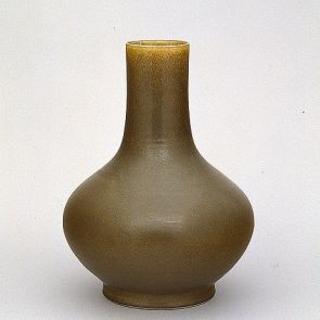 Bottle vase with teapowder glaze