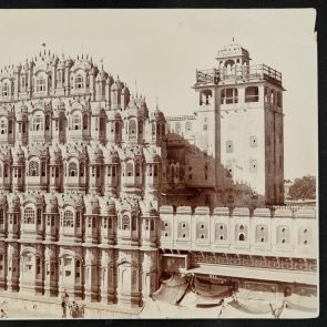 Black and white photo of Hawa Mahal in Jaipur