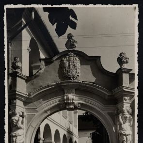 Ervin Baktay's black-and-white postcard to Zoltán Felvinczi Takács from Gherla