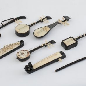 Musical instrument models, in gift box