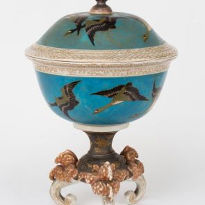 Three legged bowl with a lid decorated with flying wild geese motif