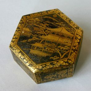 Hexagonal metal box, with the Golden Pavilion (Kyoto) on the lid