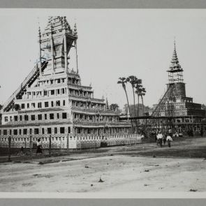 Mandalay, Burma. Papírépítmények a nagy ünnepekhez