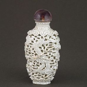 Snuff bottle decorated with a dragon and a phoenix