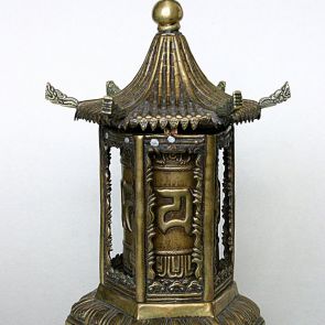 Pagoda shaped prayer wheel