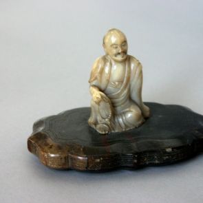 Ülő Buddha tanítvány (luohan)