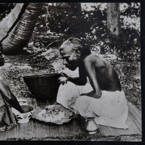 Étkezés a szabadban valahol Dél-Ázsiában