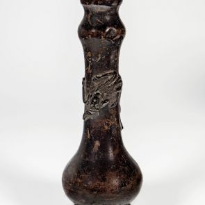Vase, with twisted jilong on its neck
