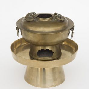 Cooking vessel with brasier (sinseollo)