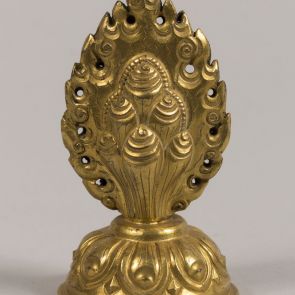 Altar decoration with the wish-fulfilling gem cintāmaṇi