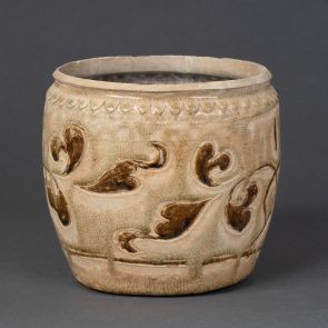 Bowl with scroll motif