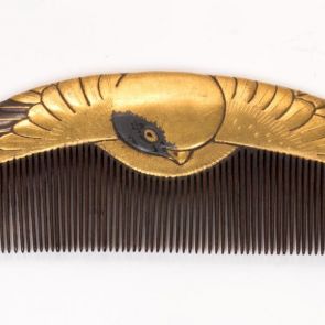 Ornamental comb (sashi-gushi) with ground sparrow motif