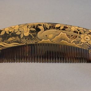 Ornamental comb (sashi-gushi) with a pair of peococks by the water design