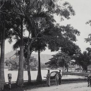 Kandy: Path around the lake