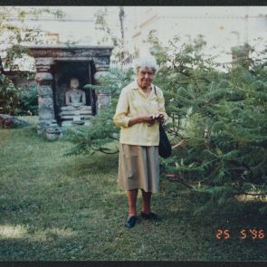 Marianne Felvinczi Takács, employee of the Hopp Museum in the garden of the museum