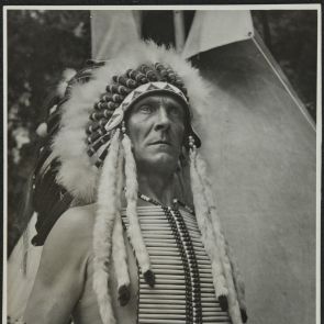 Unknown photographer: Portrait of Ervin Baktay with a warbonnet
