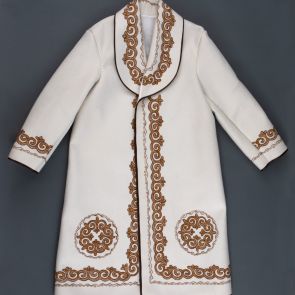 Kazakh national men's costume, coat