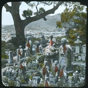 Children's graves with Jizo